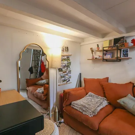 Lovely For 2 Near The Marais Appartamento